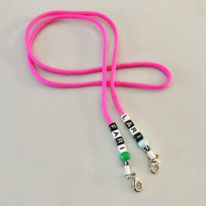 Lanyard pink mit Blockbuchstaben LariFaro