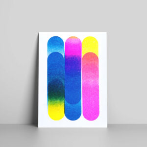 Riso-Klappkarte «VertiGradient» aus den Farben Neon-Pink, Yellow, Blue